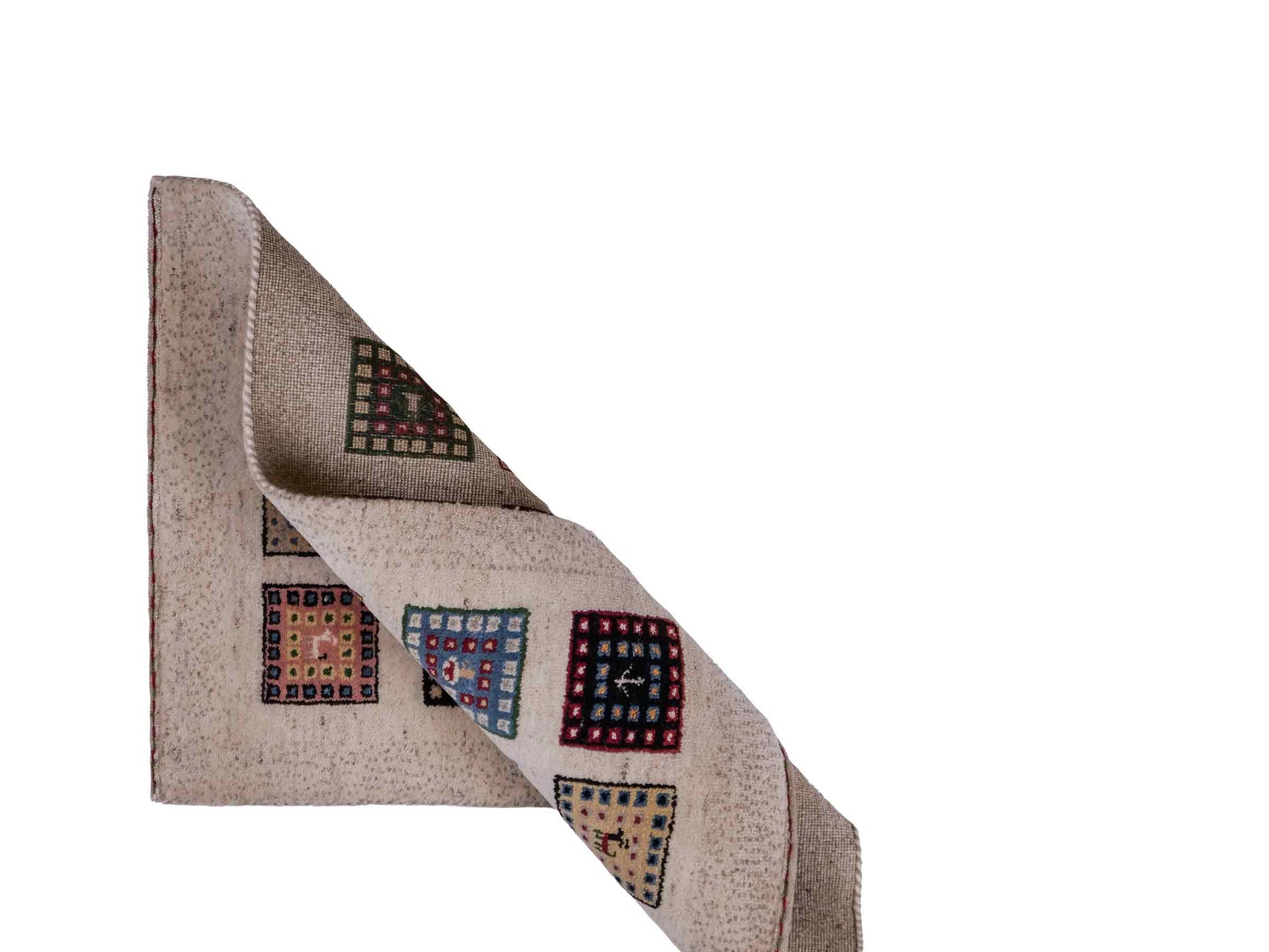 Handgeknüpfter Indo Loribaft Orientteppich von Khademi aus Wolle, cremeweiß, mehrfarbig. Geometrisches Nomaden-Feldmuster. Von Hand geknüpft in Indien. Größe: 92x60cm. Teppichnummer: KB4-1725. Verkauf durch Jupiter Intl.