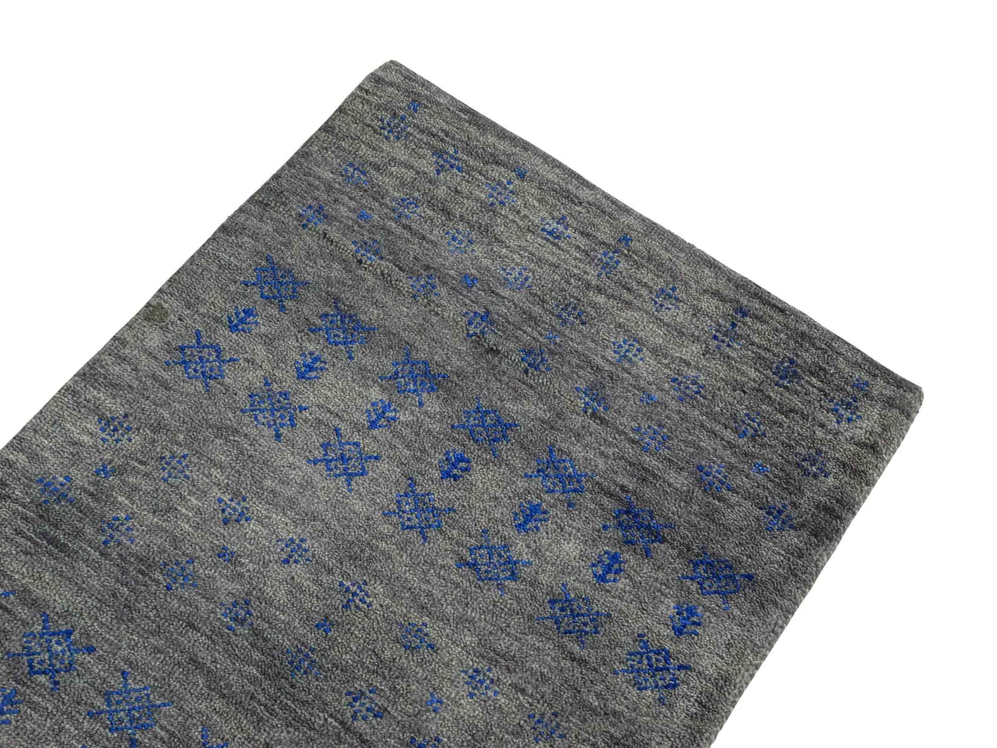 Handgeknüpfter Indo Loribaft Orientteppich von Khademi aus Wolle, grau. Geometrisches Nomaden-Design. Von Hand geknüpft in Indien. Größe: 92x61cm. Teppichnummer: KB4-1728. Verkauf durch Jupiter Intl.