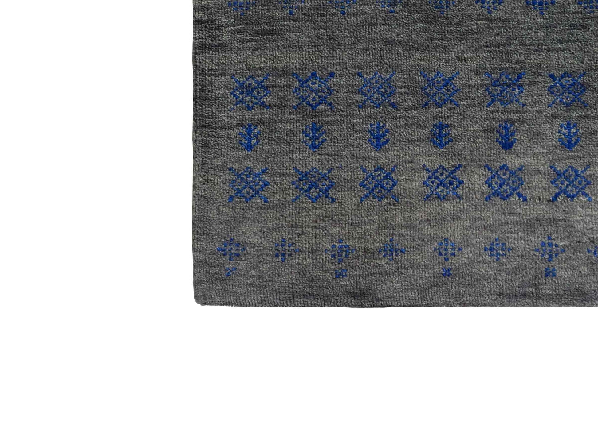 Handgeknüpfter Indo Loribaft Orientteppich von Khademi aus Wolle, grau. Geometrisches Nomaden-Design. Von Hand geknüpft in Indien. Größe: 92x61cm. Teppichnummer: KB4-1728. Verkauf durch Jupiter Intl.