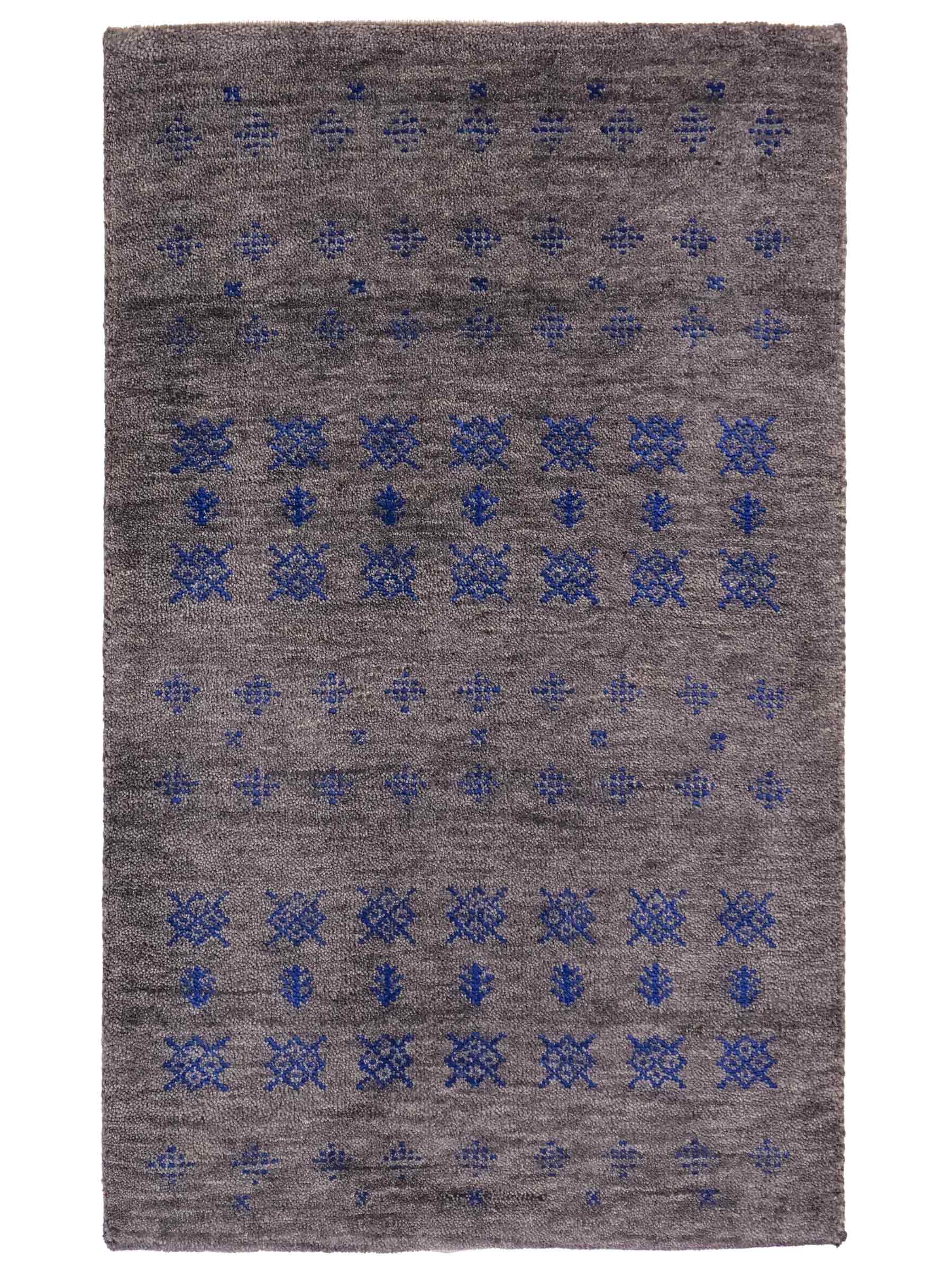 Handgeknüpfter Indo Loribaft Orientteppich von Khademi aus Wolle, grau. Geometrisches Nomaden-Design. Von Hand geknüpft in Indien. Größe: 93x58cm. Teppichnummer: KB4-1762. Verkauf durch Jupiter Intl.