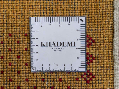 Handgeknüpfter Indo Loribaft Orientteppich von Khademi aus Wolle, gold. Geometrisches Nomaden-Design. Von Hand geknüpft in Indien. Größe: 93x61cm. Teppichnummer: KB4-1748. Verkauf durch Jupiter Intl.