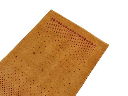 Handgeknüpfter Indo Loribaft Orientteppich von Khademi aus Wolle, gold. Geometrisches Nomaden-Design. Von Hand geknüpft in Indien. Größe: 93x61cm. Teppichnummer: KB4-1748. Verkauf durch Jupiter Intl.