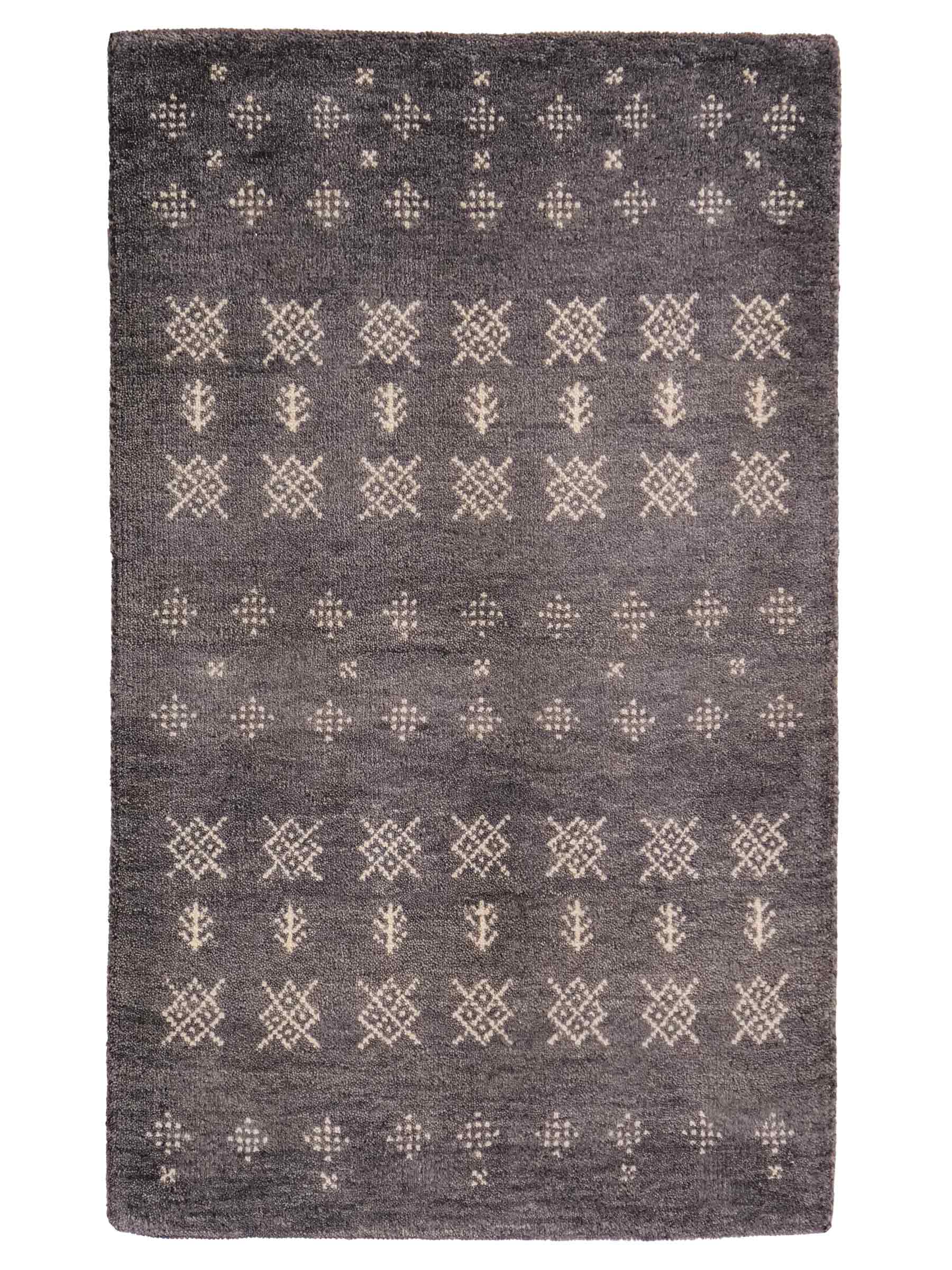 Handgeknüpfter Indo Loribaft Orientteppich von Khademi aus Wolle, grau. Geometrisches Nomaden-Design. Von Hand geknüpft in Indien. Größe: 93x62cm. Teppichnummer: KB4-1735. Verkauf durch Jupiter Intl.
