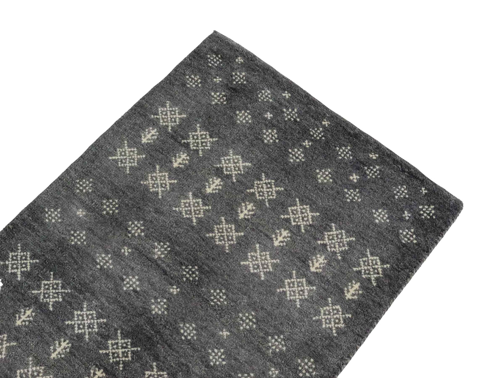 Handgeknüpfter Indo Loribaft Orientteppich von Khademi aus Wolle, grau. Geometrisches Nomaden-Design. Von Hand geknüpft in Indien. Größe: 93x62cm. Teppichnummer: KB4-1735. Verkauf durch Jupiter Intl.