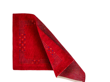 Handgeknüpfter Indo Loribaft Orientteppich von Khademi aus Wolle, rot. Geometrisches Nomaden-Design. Von Hand geknüpft in Indien. Größe: 93x62cm. Teppichnummer: KB4-1721. Verkauf durch Jupiter Intl.