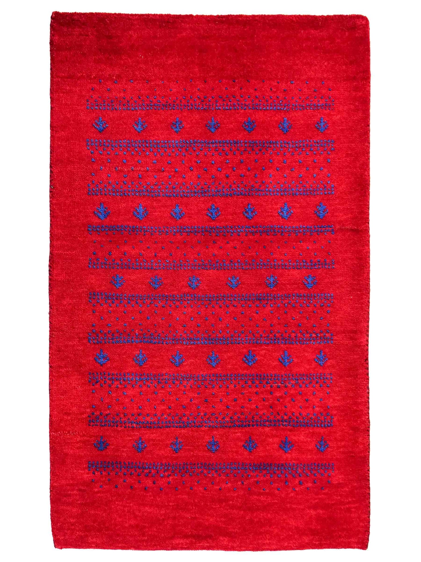 Handgeknüpfter Indo Loribaft Orientteppich von Khademi aus Wolle, rot. Geometrisches Nomaden-Design. Von Hand geknüpft in Indien. Größe: 93x62cm. Teppichnummer: KB4-1724. Verkauf durch Jupiter Intl.