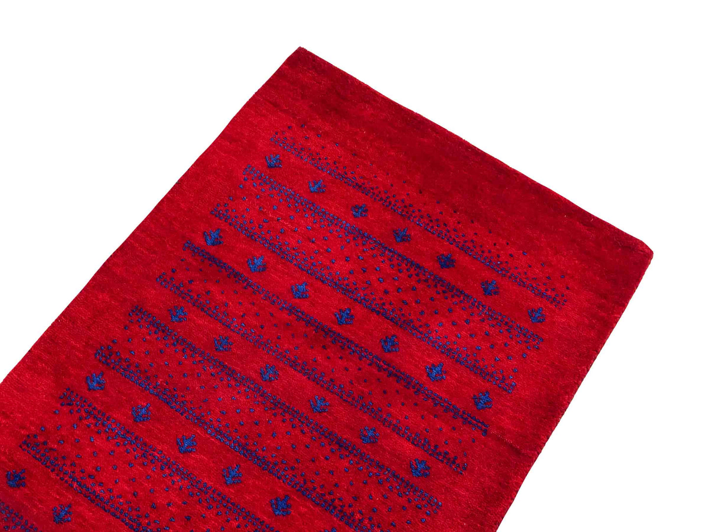 Handgeknüpfter Indo Loribaft Orientteppich von Khademi aus Wolle, rot. Geometrisches Nomaden-Design. Von Hand geknüpft in Indien. Größe: 93x62cm. Teppichnummer: KB4-1724. Verkauf durch Jupiter Intl.
