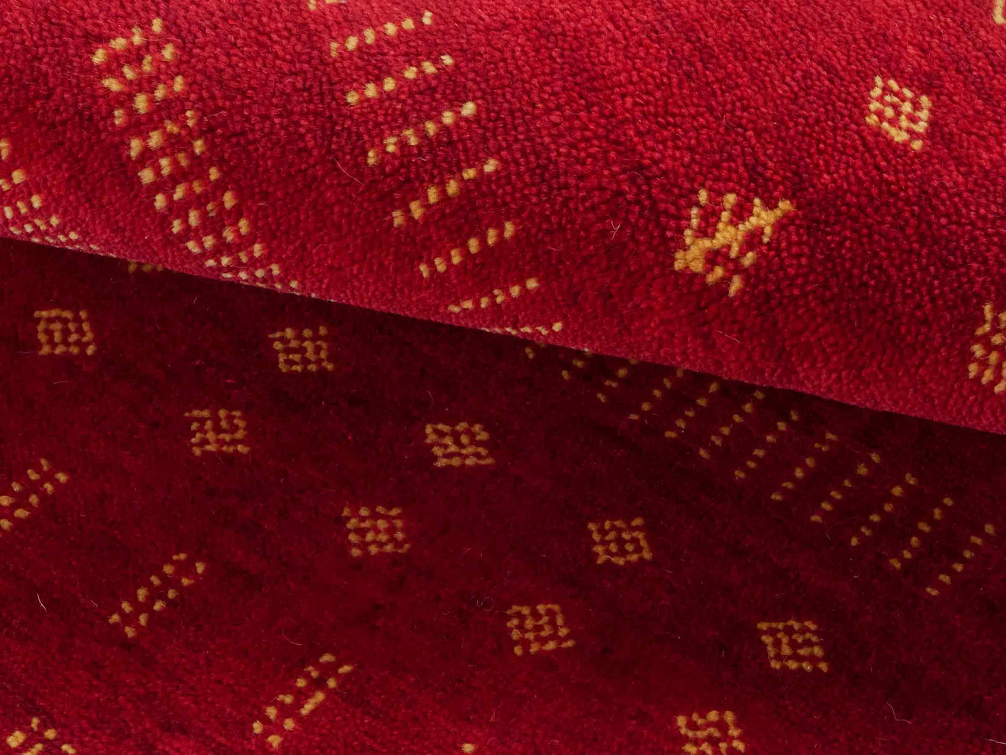 Handgeknüpfter Indo Loribaft Orientteppich von Khademi aus Wolle, rot. Geometrisches Nomaden-Design. Von Hand geknüpft in Indien. Größe: 93x62cm. Teppichnummer: KB4-1763. Verkauf durch Jupiter Intl.