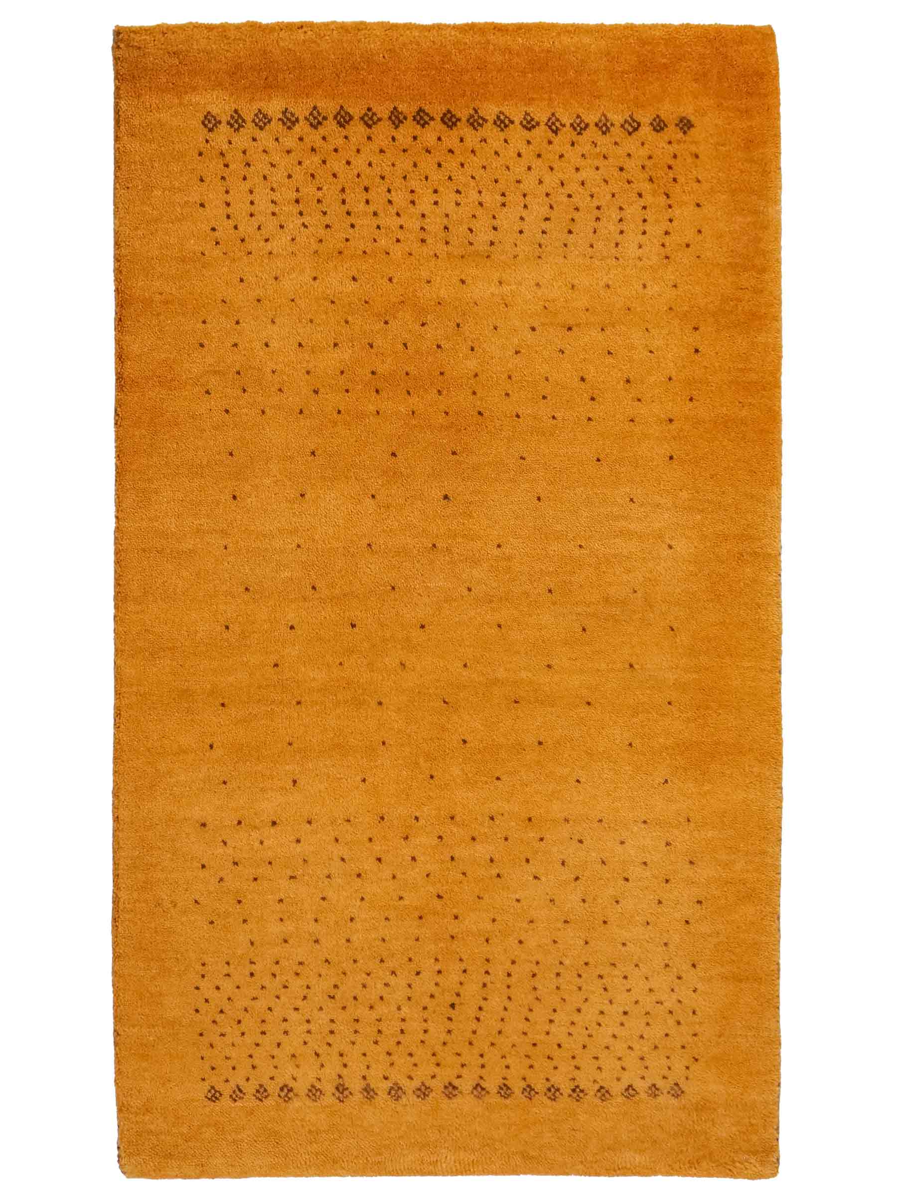 Handgeknüpfter Indo Loribaft Orientteppich von Khademi aus Wolle, gold. Geometrisches Nomaden-Design. Von Hand geknüpft in Indien. Größe: 93x63cm. Teppichnummer: KB4-1736. Verkauf durch Jupiter Intl.