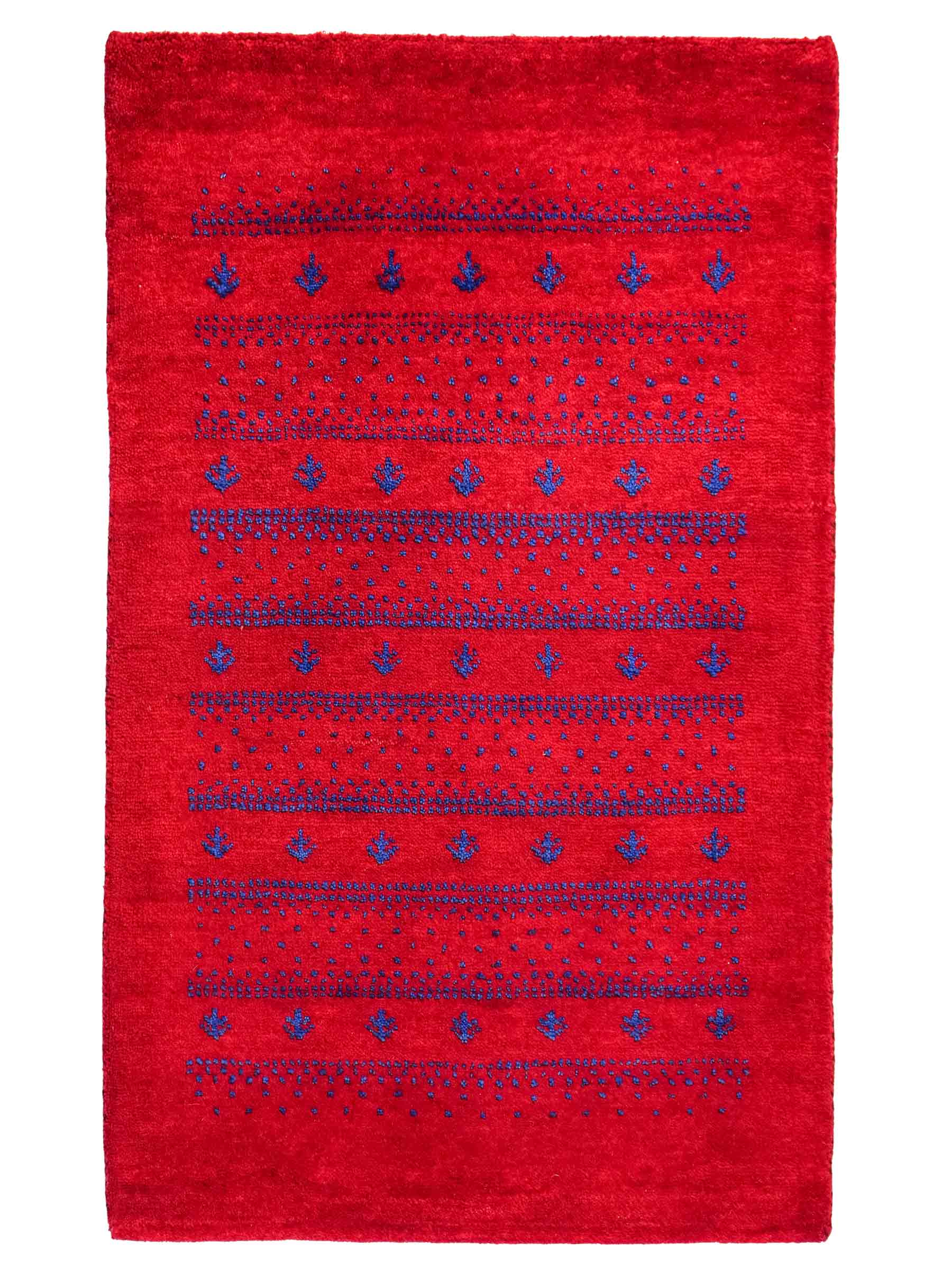 Handgeknüpfter Indo Loribaft Orientteppich von Khademi aus Wolle, rot. Geometrisches Nomaden-Design. Von Hand geknüpft in Indien. Größe: 93x63cm. Teppichnummer: KB4-1715. Verkauf durch Jupiter Intl.