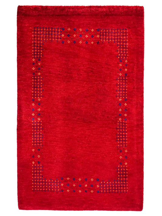 Handgeknüpfter Indo Loribaft Orientteppich von Khademi aus Wolle, rot. Geometrisches Nomaden-Design. Von Hand geknüpft in Indien. Größe: 93x63cm. Teppichnummer: KB4-1733. Verkauf durch Jupiter Intl.