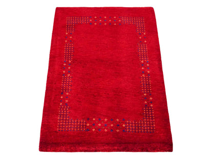 Handgeknüpfter Indo Loribaft Orientteppich von Khademi aus Wolle, rot. Geometrisches Nomaden-Design. Von Hand geknüpft in Indien. Größe: 93x63cm. Teppichnummer: KB4-1733. Verkauf durch Jupiter Intl.