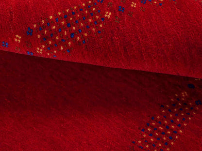 Handgeknüpfter Indo Loribaft Orientteppich von Khademi aus Wolle, rot. Geometrisches Nomaden-Design. Von Hand geknüpft in Indien. Größe: 93x63cm. Teppichnummer: KB4-1733. Verkauf durch Jupiter Intl.