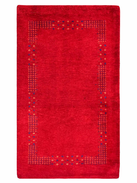 Handgeknüpfter Indo Loribaft Orientteppich von Khademi aus Wolle, rot. Geometrisches Nomaden-Design. Von Hand geknüpft in Indien. Größe: 93x63cm. Teppichnummer: KB4-1767. Verkauf durch Jupiter Intl.