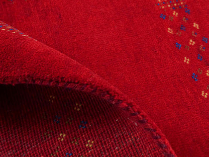 Handgeknüpfter Indo Loribaft Orientteppich von Khademi aus Wolle, rot. Geometrisches Nomaden-Design. Von Hand geknüpft in Indien. Größe: 93x63cm. Teppichnummer: KB4-1767. Verkauf durch Jupiter Intl.