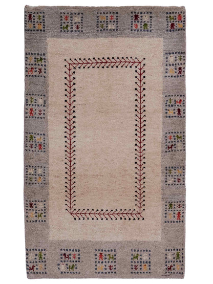 Handgeknüpfter Indo Loribaft Orientteppich von Khademi aus Wolle, cremeweiß, grau. Geometrisches Nomaden-Design. Von Hand geknüpft in Indien. Größe: 94x59cm. Teppichnummer: KB4-1739. Verkauf durch Jupiter Intl.