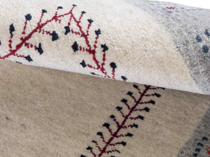 Handgeknüpfter Indo Loribaft Orientteppich von Khademi aus Wolle, cremeweiß, grau. Geometrisches Nomaden-Design. Von Hand geknüpft in Indien. Größe: 94x59cm. Teppichnummer: KB4-1739. Verkauf durch Jupiter Intl.