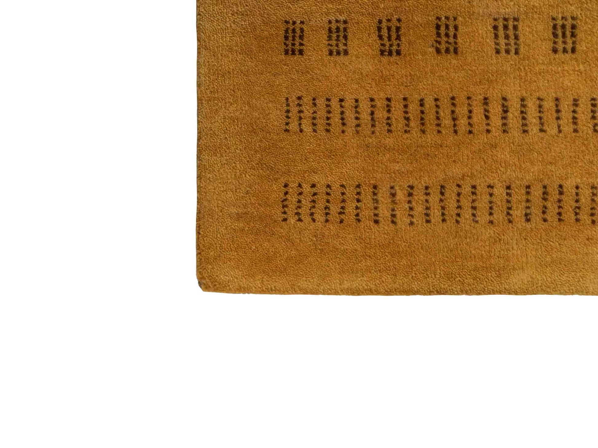 Handgeknüpfter Indo Loribaft Orientteppich von Khademi aus Wolle, gold. Geometrisches Nomaden-Design. Von Hand geknüpft in Indien. Größe: 94x60cm. Teppichnummer: KB4-1719. Verkauf durch Jupiter Intl.