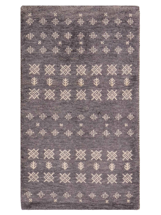 Handgeknüpfter Indo Loribaft Orientteppich von Khademi aus Wolle, grau. Geometrisches Nomaden-Design. Von Hand geknüpft in Indien. Größe: 94x60cm. Teppichnummer: KB4-1766 Verkauf durch Jupiter Intl.