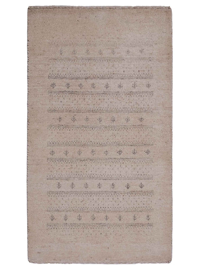 Handgeknüpfter Indo Loribaft Orientteppich von Khademi aus Wolle, cremeweiß. Geometrisches Nomaden-Design. Von Hand geknüpft in Indien. Größe: 94x61cm. Teppichnummer: KB4-1726. Verkauf durch Jupiter Intl.