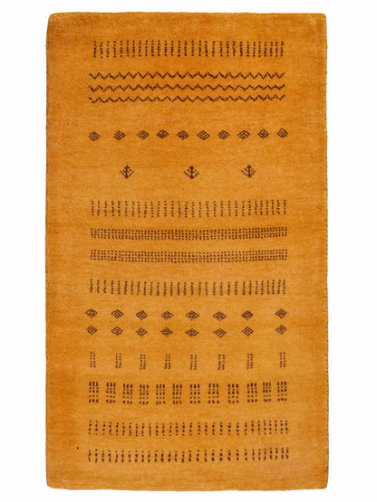 Handgeknüpfter Indo Loribaft Orientteppich von Khademi aus Wolle, gold. Geometrisches Nomaden-Design. Von Hand geknüpft in Indien. Größe: 94x62cm. Teppichnummer: KB4-1765. Verkauf durch Jupiter Intl.