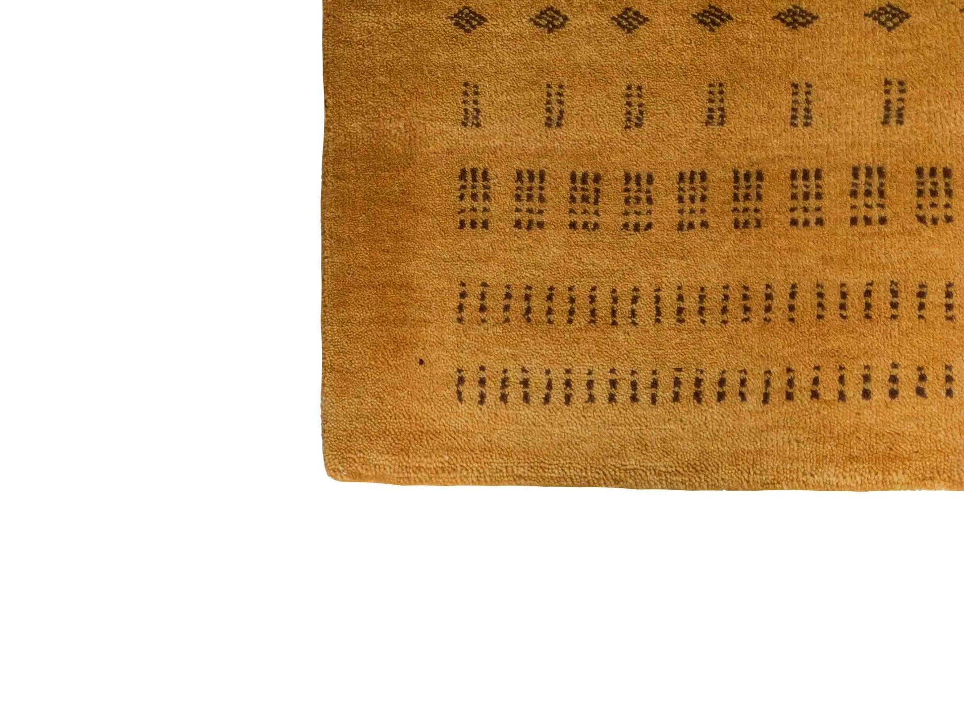 Handgeknüpfter Indo Loribaft Orientteppich von Khademi aus Wolle, gold. Geometrisches Nomaden-Design. Von Hand geknüpft in Indien. Größe: 94x62cm. Teppichnummer: KB4-1765. Verkauf durch Jupiter Intl.