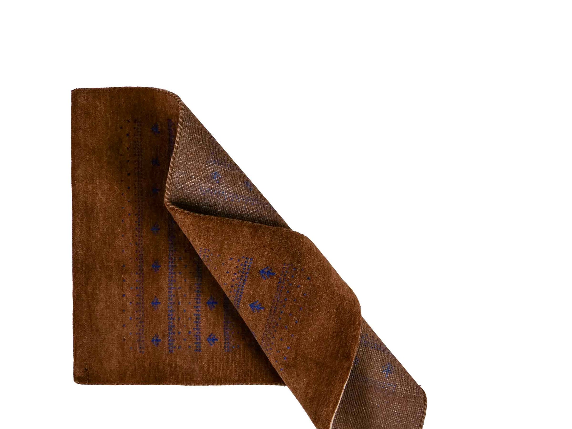 Handgeknüpfter Indo Loribaft Orientteppich von Khademi aus Wolle, braun. Geometrisches Nomaden-Design. Von Hand geknüpft in Indien. Größe: 94x63cm. Teppichnummer: KB4-1738. Verkauf durch Jupiter Intl.