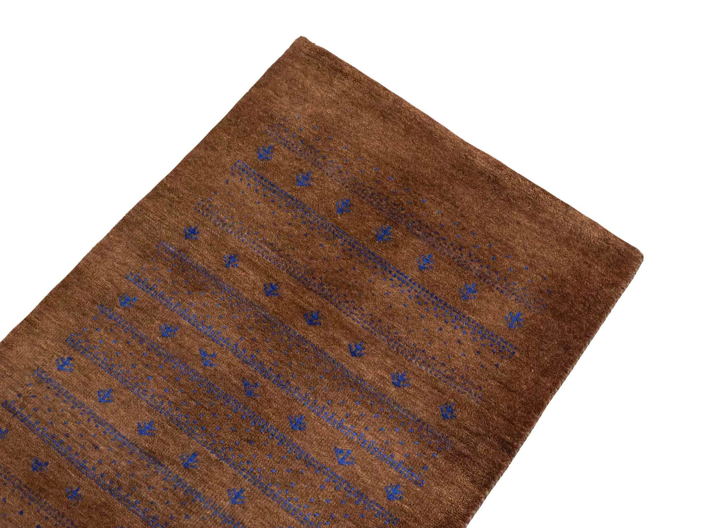 Handgeknüpfter Indo Loribaft Orientteppich von Khademi aus Wolle, braun. Geometrisches Nomaden-Design. Von Hand geknüpft in Indien. Größe: 94x63cm. Teppichnummer: KB4-1738. Verkauf durch Jupiter Intl.