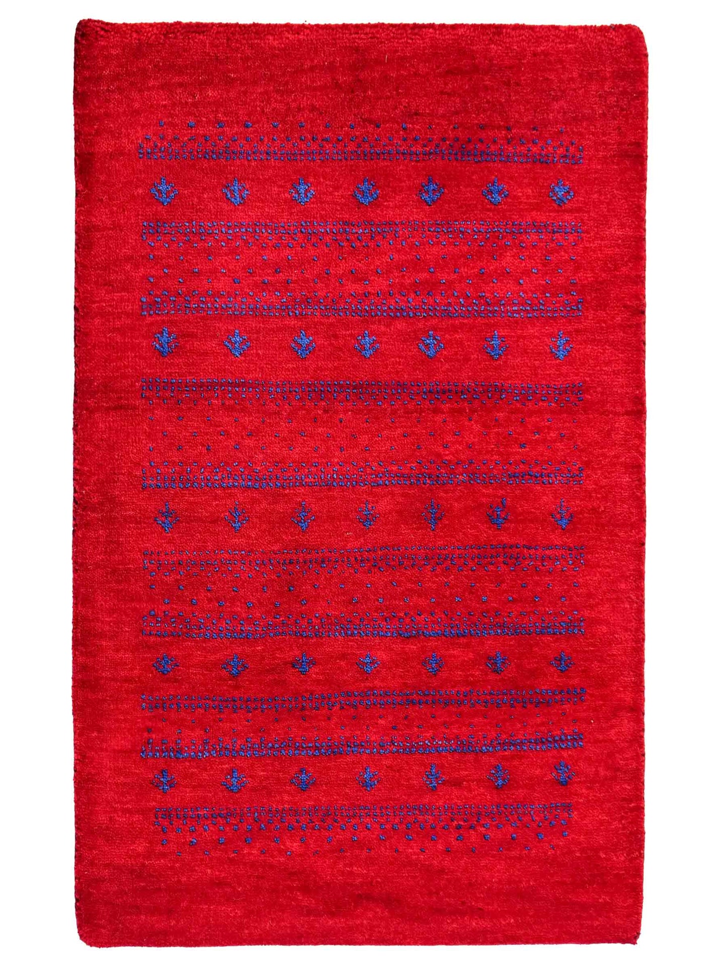 Handgeknüpfter Indo Loribaft Orientteppich von Khademi aus Wolle, rot. Geometrisches Nomaden-Design. Von Hand geknüpft in Indien. Größe: 94x64cm. Teppichnummer: KB4-1718. Verkauf durch Jupiter Intl.