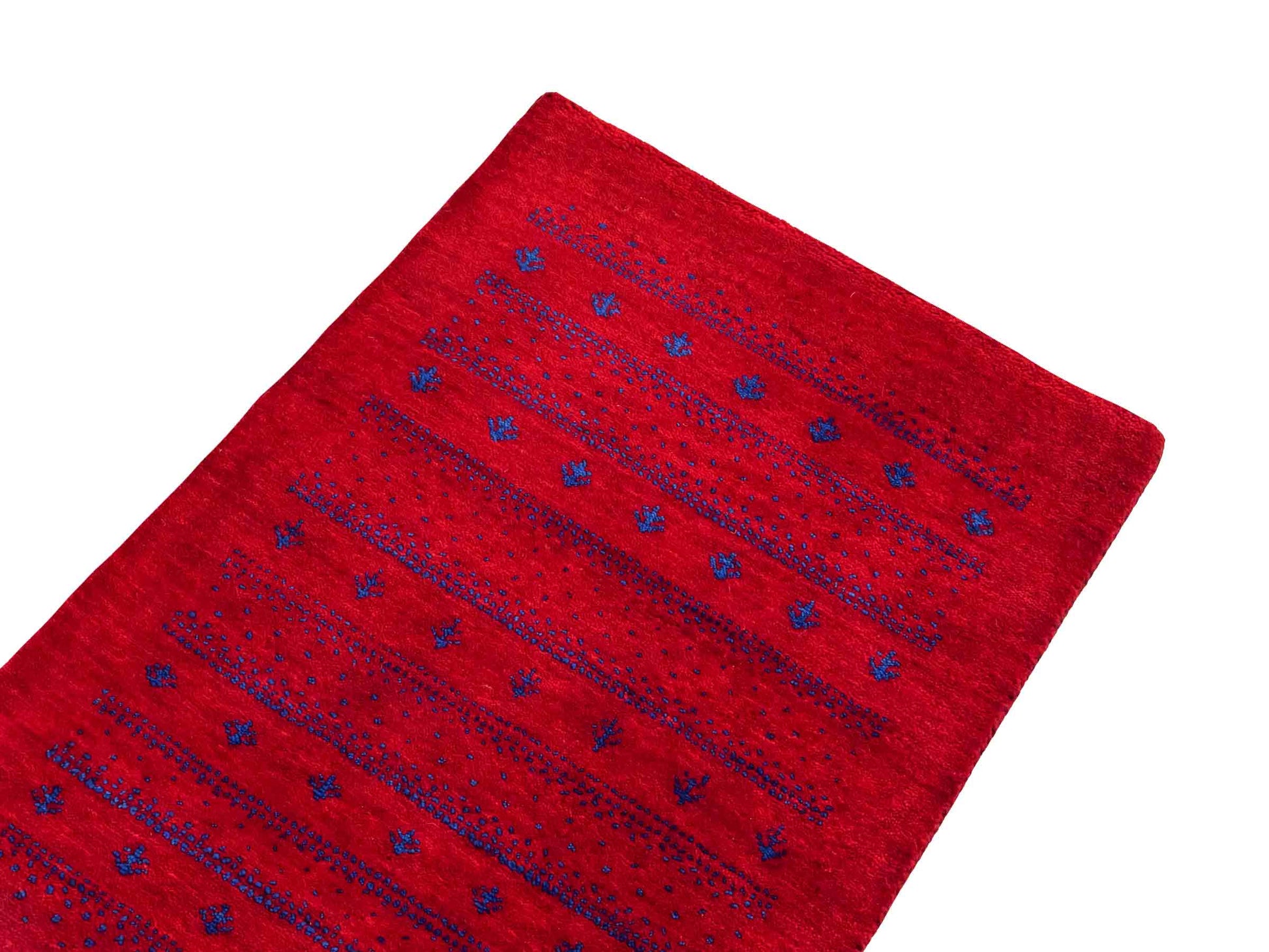 Handgeknüpfter Indo Loribaft Orientteppich von Khademi aus Wolle, rot. Geometrisches Nomaden-Design. Von Hand geknüpft in Indien. Größe: 94x64cm. Teppichnummer: KB4-1718. Verkauf durch Jupiter Intl.