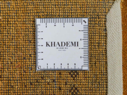 Handgeknüpfter Indo Loribaft Orientteppich von Khademi aus Wolle, gold. Geometrisches Nomaden-Design. Von Hand geknüpft in Indien. Größe: 95x57cm. Teppichnummer: KB4-1749. Verkauf durch Jupiter Intl.