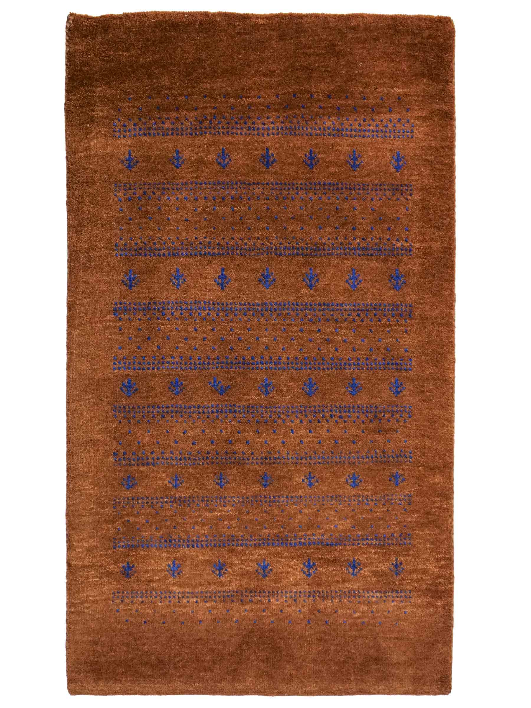 Handgeknüpfter Indo Loribaft Orientteppich von Khademi aus Wolle, braun. Geometrisches Nomaden-Design. Von Hand geknüpft in Indien. Größe: 95x62cm. Teppichnummer: KB4-1745. Verkauf durch Jupiter Intl.