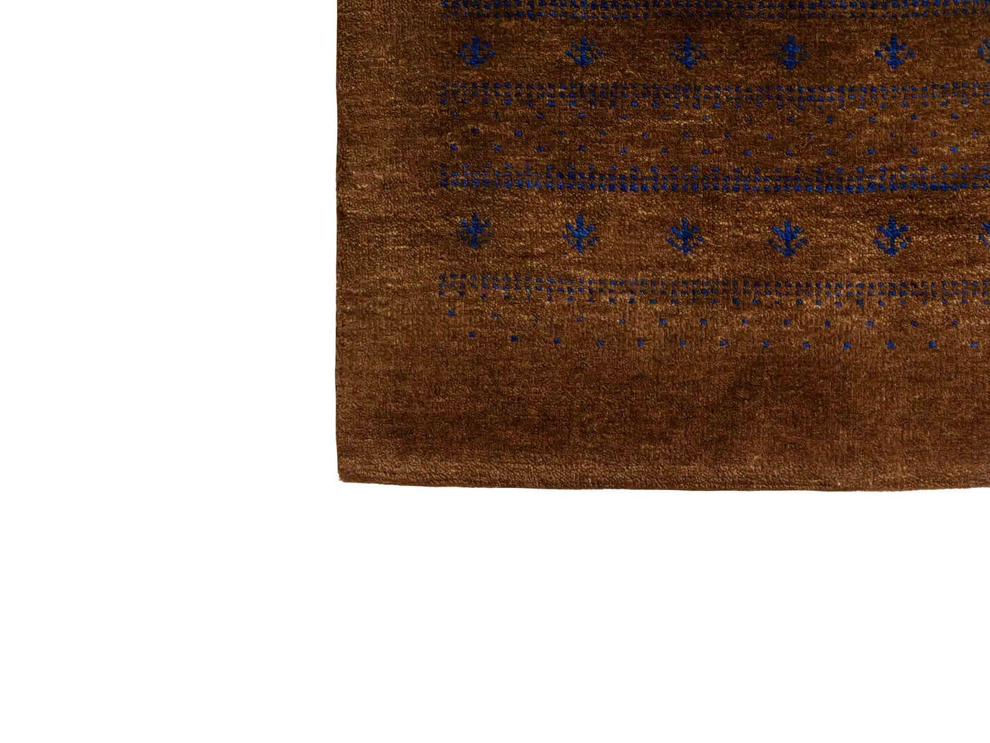 Handgeknüpfter Indo Loribaft Orientteppich von Khademi aus Wolle, braun. Geometrisches Nomaden-Design. Von Hand geknüpft in Indien. Größe: 95x62cm. Teppichnummer: KB4-1745. Verkauf durch Jupiter Intl.