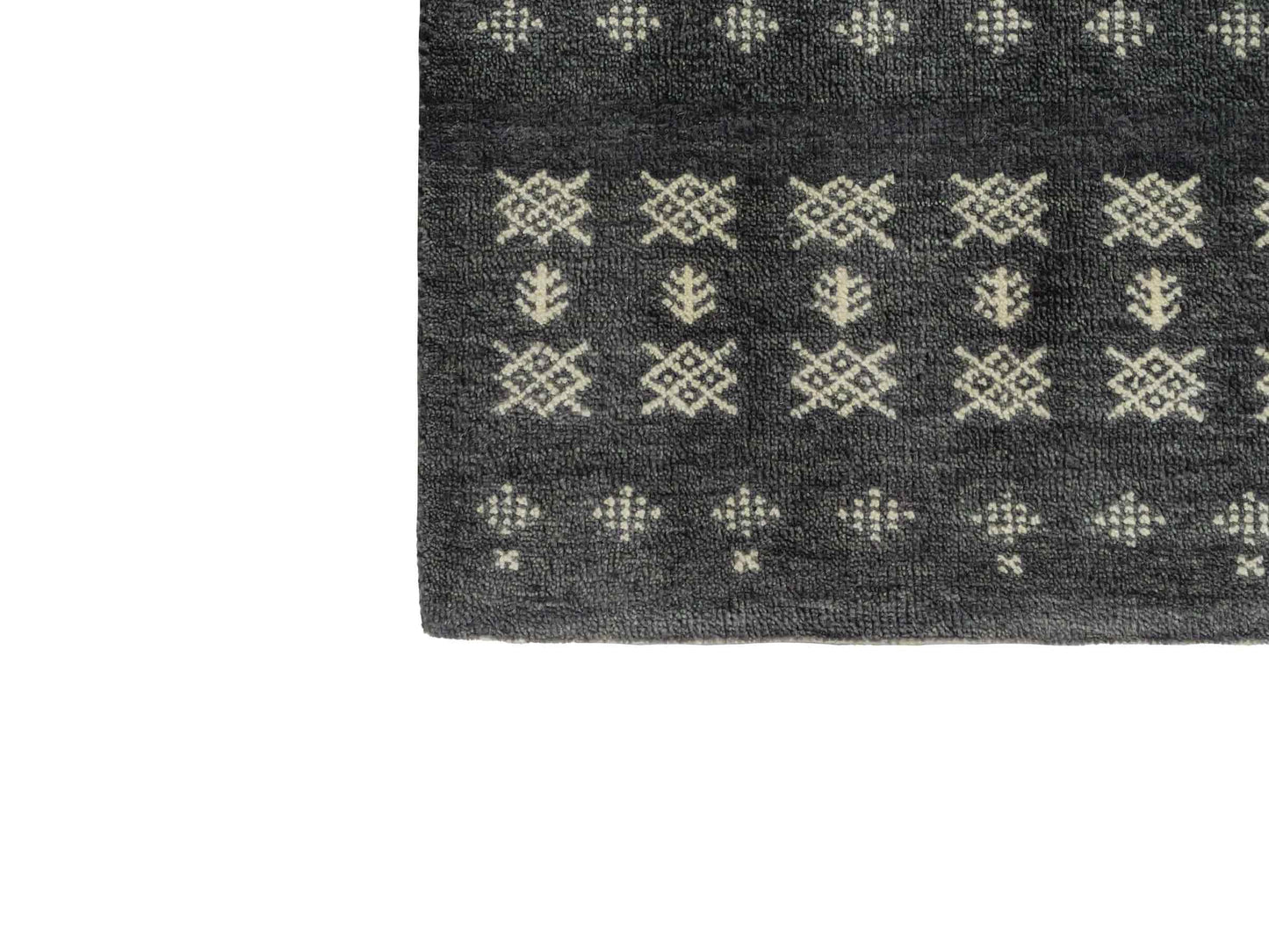 Handgeknüpfter Indo Loribaft Orientteppich von Khademi aus Wolle, grau. Geometrisches Nomaden-Design. Von Hand geknüpft in Indien. Größe: 95x64cm. Teppichnummer: KB4-1714. Verkauf durch Jupiter Intl.