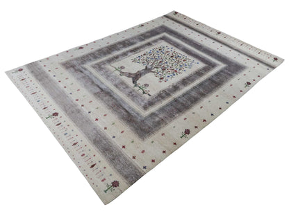 Handgeknüpfter Indo Loribaft Orientteppich von Khademi aus Wolle mit Bambusseide, cremeweiß. Geometrisches Nomaden-Design mit Lebensbaum. Von Hand geknüpft in Indien. Größe: 249x170cm. Teppichnummer: KB4-1713. Verkauf durch Jupiter Intl.