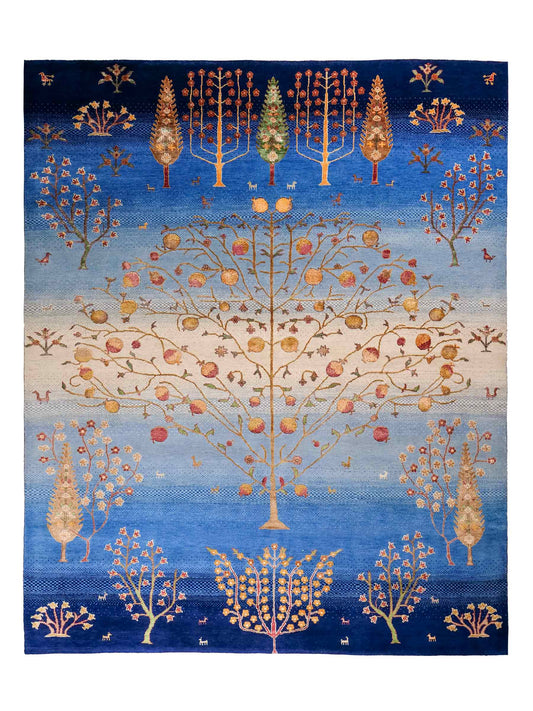 Handgeknüpfter Indo Loribaft Orientteppich von Khademi aus Wolle mit Bambusseide, blau, mehrfarbig. Nomaden-Design mit Lebensbaum. Von Hand geknüpft in Indien. Größe: 303x241cm. Teppichnummer: KB4-1707. Verkauf durch Jupiter Intl.