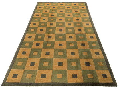 Handgeknüpfter Indo Nepal Orientteppich aus Wolle von Khademi. Größe: 245 x 155 cm. Farbe: Grün, beige. Verkauf durch JUPITER Intl.