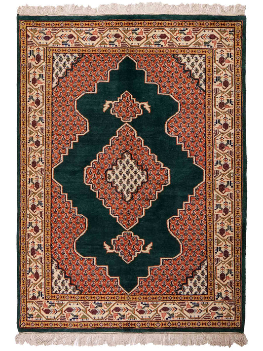 Feiner, handgeknüpfter Indo Sarough Mir Orientteppich aus Wolle von Khademi. Größe 202 x 125 cm. Farbe: Grün, rot, beige, cremeweiß. Verkauf durch JUPITER Intl.