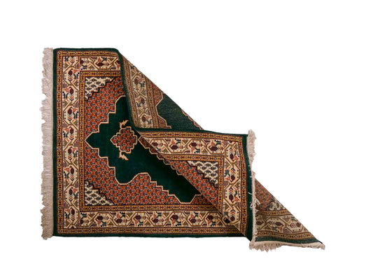 Feiner, handgeknüpfter Indo Sarough Mir Orientteppich aus Wolle von Khademi. Größe 202 x 125 cm. Farbe: Grün, rot, beige, cremeweiß. Verkauf durch JUPITER Intl.