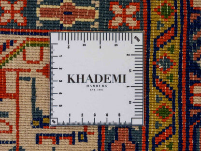 Feiner, handgeknüpfter indischer Sarough Mir Wollteppich von Khademi. Größe: 252 x 204 cm. Farbe: Cremeweiß. Verkauf durch JUPITER Intl.