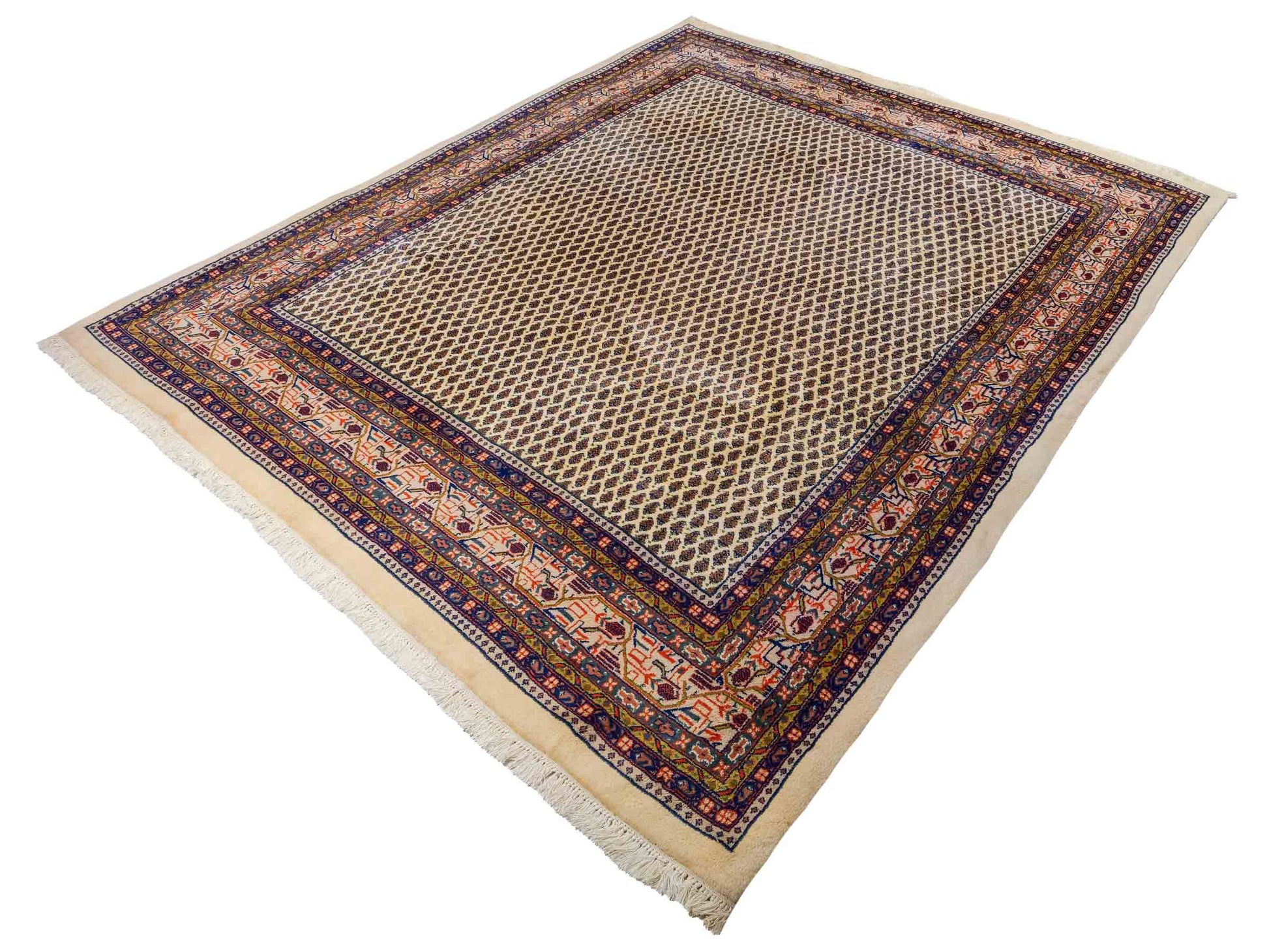 Feiner, handgeknüpfter indischer Sarough Mir Wollteppich von Khademi. Größe: 252 x 204 cm. Farbe: Cremeweiß. Verkauf durch JUPITER Intl.