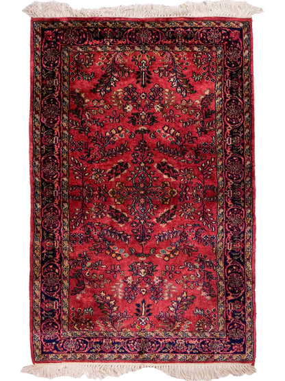 Feiner, handgeknüpfter Indo Sarough Orientteppich aus Wolle von Khademi. Größe: 159 x 91 cm. Farbe: Rot Verkauf durch JUPITER Intl.
