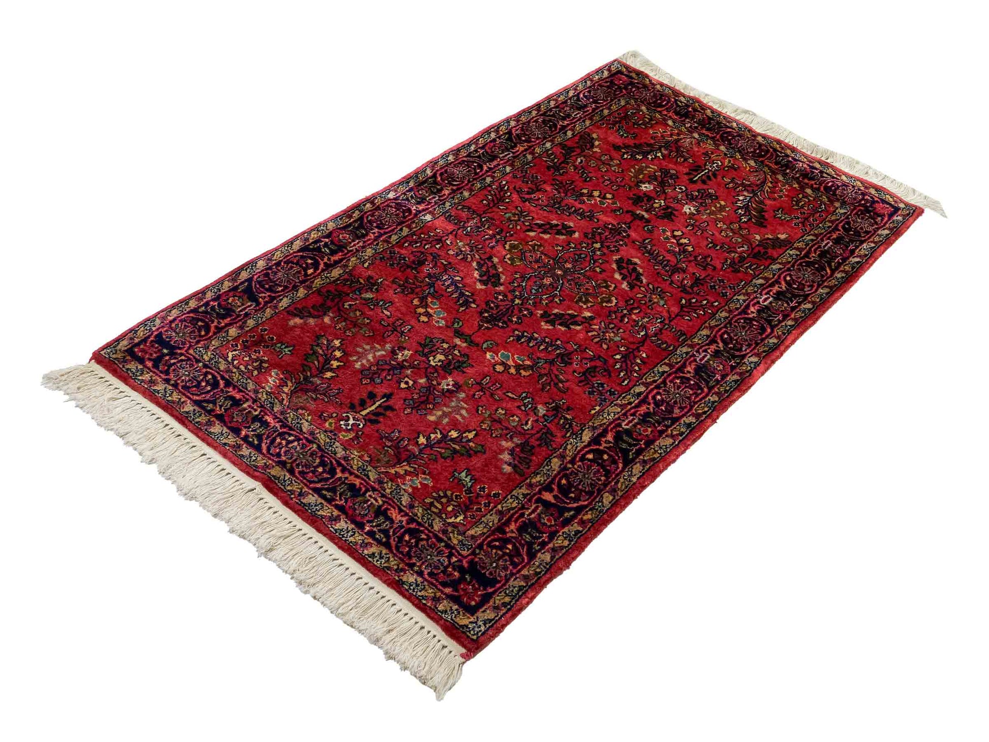 Feiner, handgeknüpfter Indo Sarough Orientteppich aus Wolle von Khademi. Größe: 159 x 91 cm. Farbe: Rot Verkauf durch JUPITER Intl.