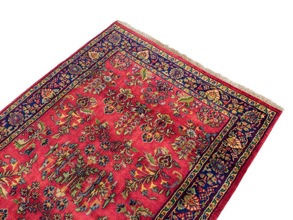 Handgeknüpfter, indischer Orientteppich mit Sarough Design von Khademi aus Wolle, rot. 172x116 cm. Verkauf durch Jupiter Intl.