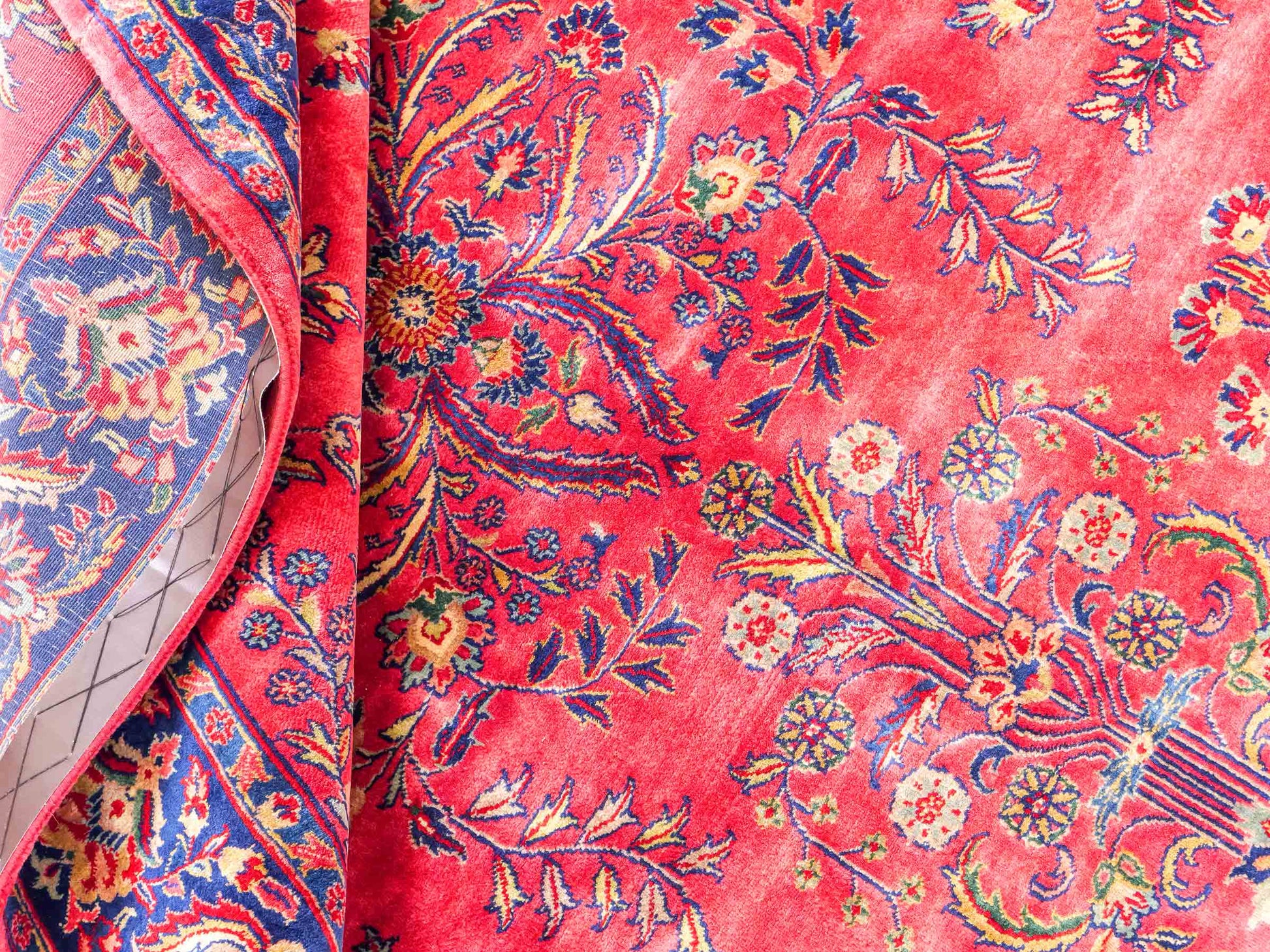 Handgeknüpfter indischer Orientteppich mit Sarough Design von Khademi aus Wolle, rot. 237x170 cm. Verkauf durch Jupiter Intl.
