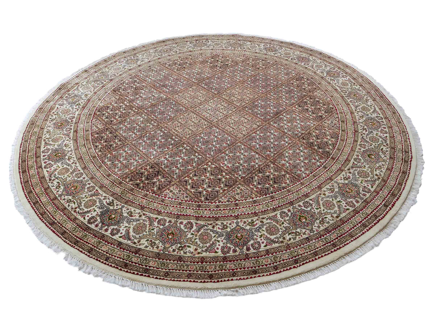 Sehr feiner, runder, handgeknüpfter Khademi Indo Täbriz Mahi aus Wolle, beige, braun und creme. 256x246 cm. Vertrieb durch Jupiter Intl.