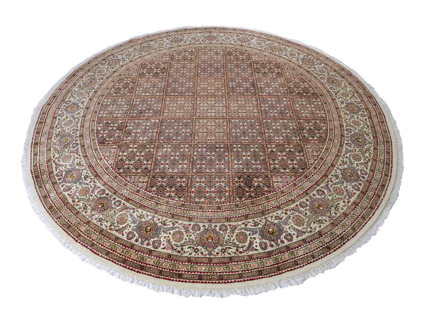 Sehr feiner, runder, handgeknüpfter Khademi Indo Täbriz Mahi aus Wolle, beige, braun und creme. 256x246 cm. Vertrieb durch Jupiter Intl.