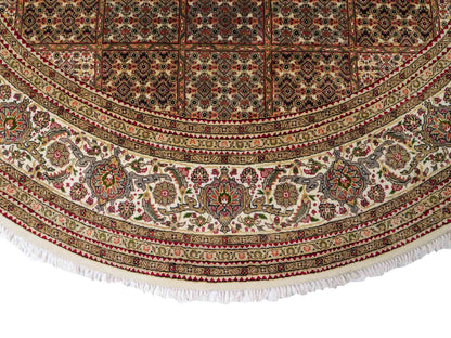 Sehr feiner, runder, handgeknüpfter Khademi Indo Täbriz Mahi aus Wolle, beige, braun und creme. 256x246 cm. Vertrieb durch Jupiter Intl.