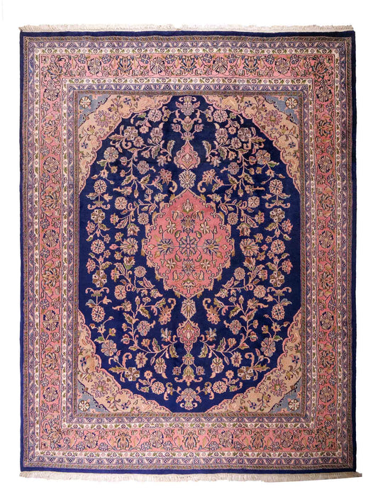 Feiner, handgeknüpfter Indo Täbriz Orientteppich aus Wolle von Khademi. Größe: 302 x 244 cm. Farbe: Blau, rosa. Verkauf durch JUPITER Intl.
