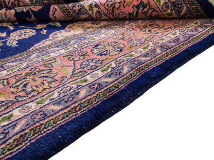 Feiner, handgeknüpfter Indo Täbriz Orientteppich aus Wolle von Khademi. Größe: 302 x 244 cm. Farbe: Blau, rosa. Verkauf durch JUPITER Intl.